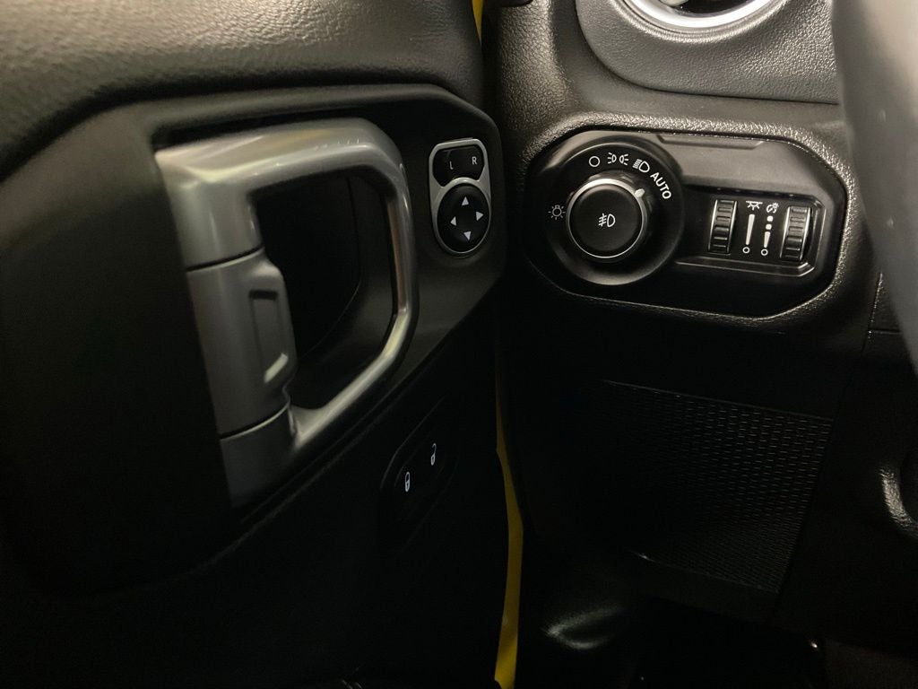 2020 Jeep Wrangler Unlimited Sahara ***BLUE CERTIFIED***