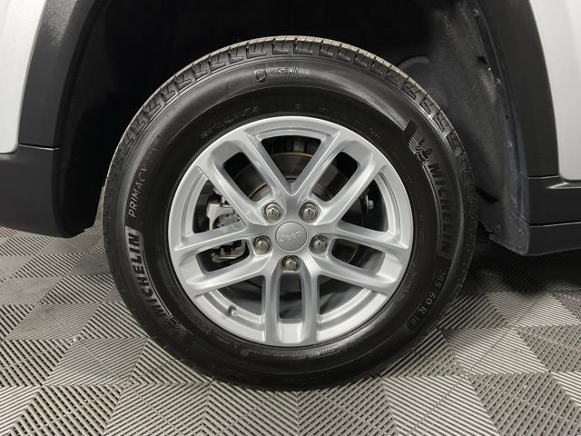 2024 Jeep Grand Cherokee Laredo ***BLUE CERTIFIED***