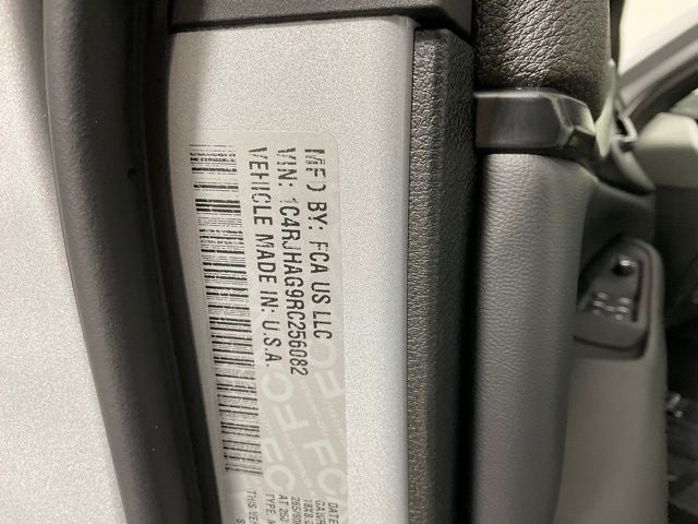 2024 Jeep Grand Cherokee Laredo ***BLUE CERTIFIED***