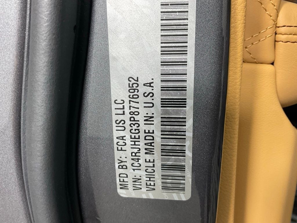 2023 Jeep Grand Cherokee Summit Reserve ***BLUE CERTIFIED***