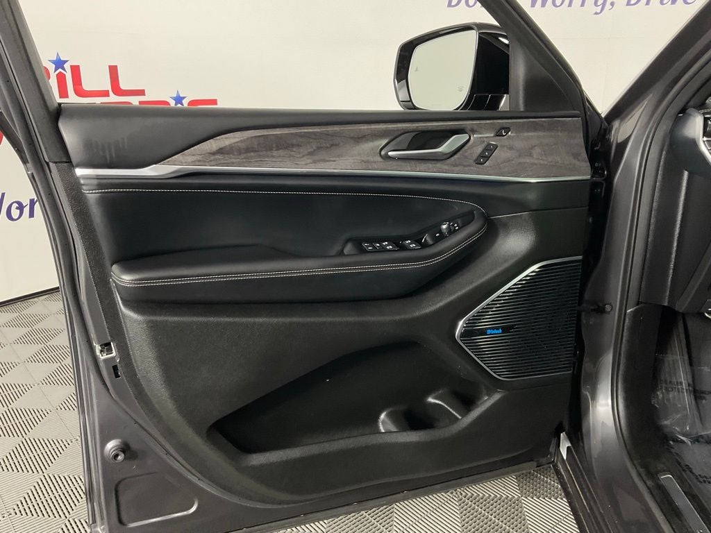 2022 Jeep Grand Cherokee L Overland ***BLUE CERTIFIED***