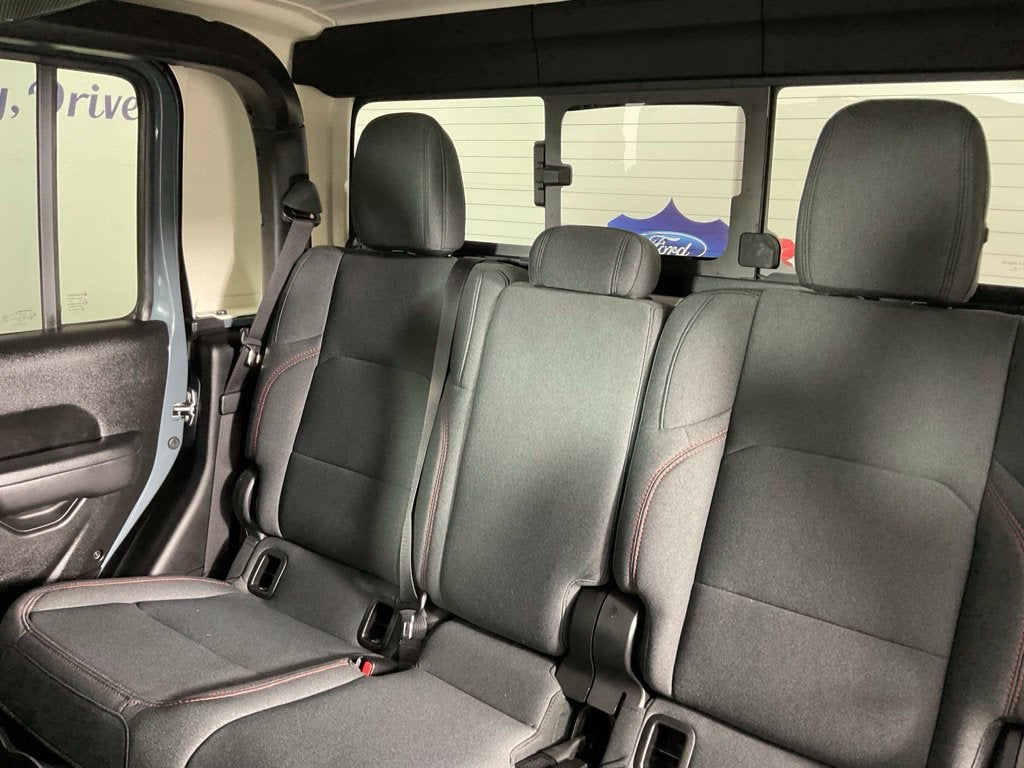 2025 Jeep Gladiator Rubicon ***BLUE CERTIFIED***