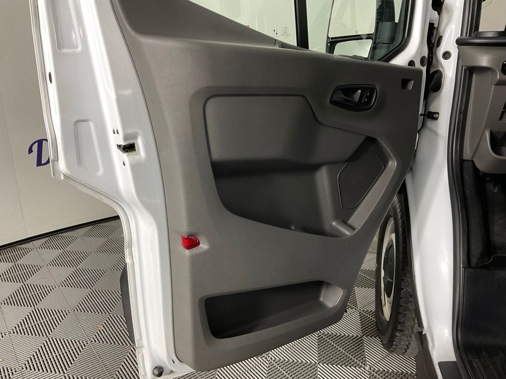 2022 Ford Transit-350 XL MR 15 PASSENGER***GOLD CERTIFIED***