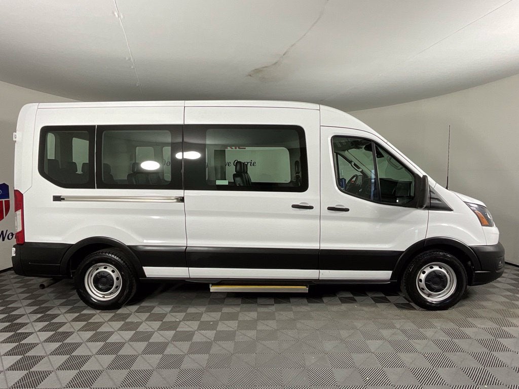 2022 Ford Transit-350 XL MR 15 PASSENGER***GOLD CERTIFIED***