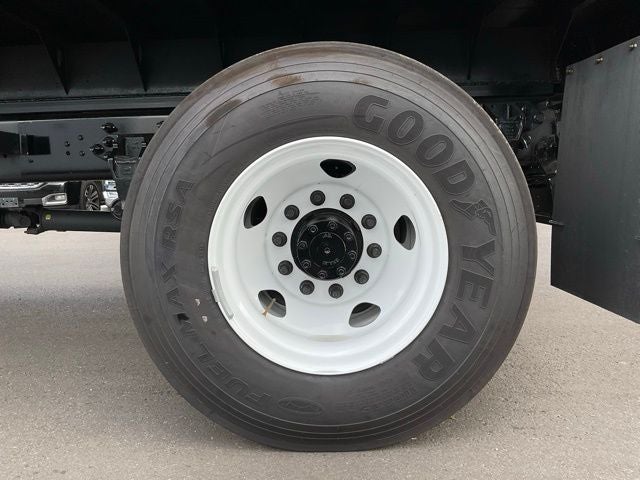 2025 Ford F-650SD Base