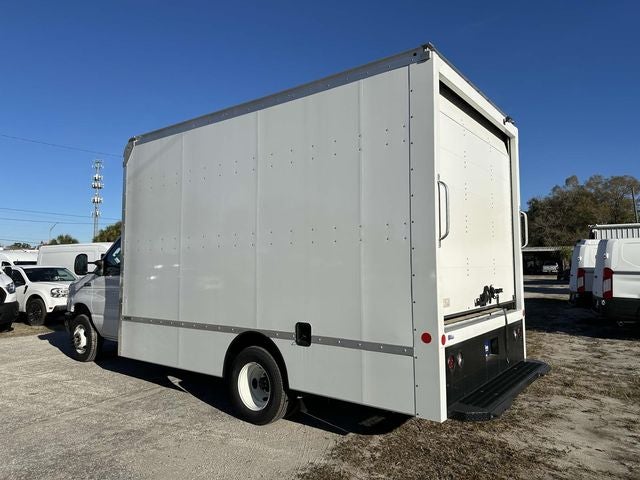2024 Ford E-450SD Base DRW