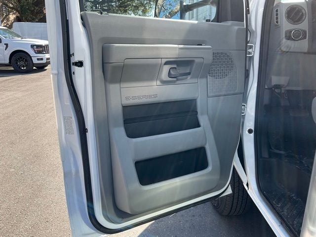 2024 Ford E-450SD Base DRW