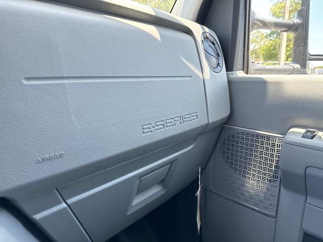 2024 Ford E-450SD Base DRW