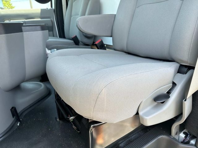 2024 Ford E-450SD Base DRW