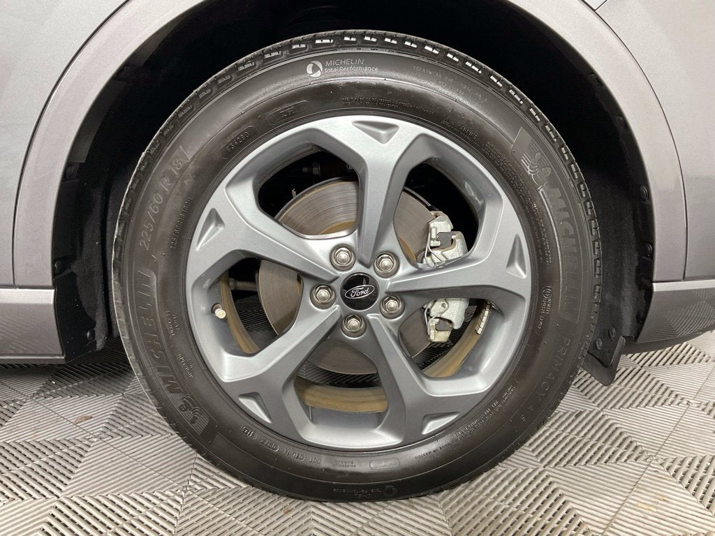 2023 Ford Escape Hybrid ST-Line ***GOLD CERTIFIED***