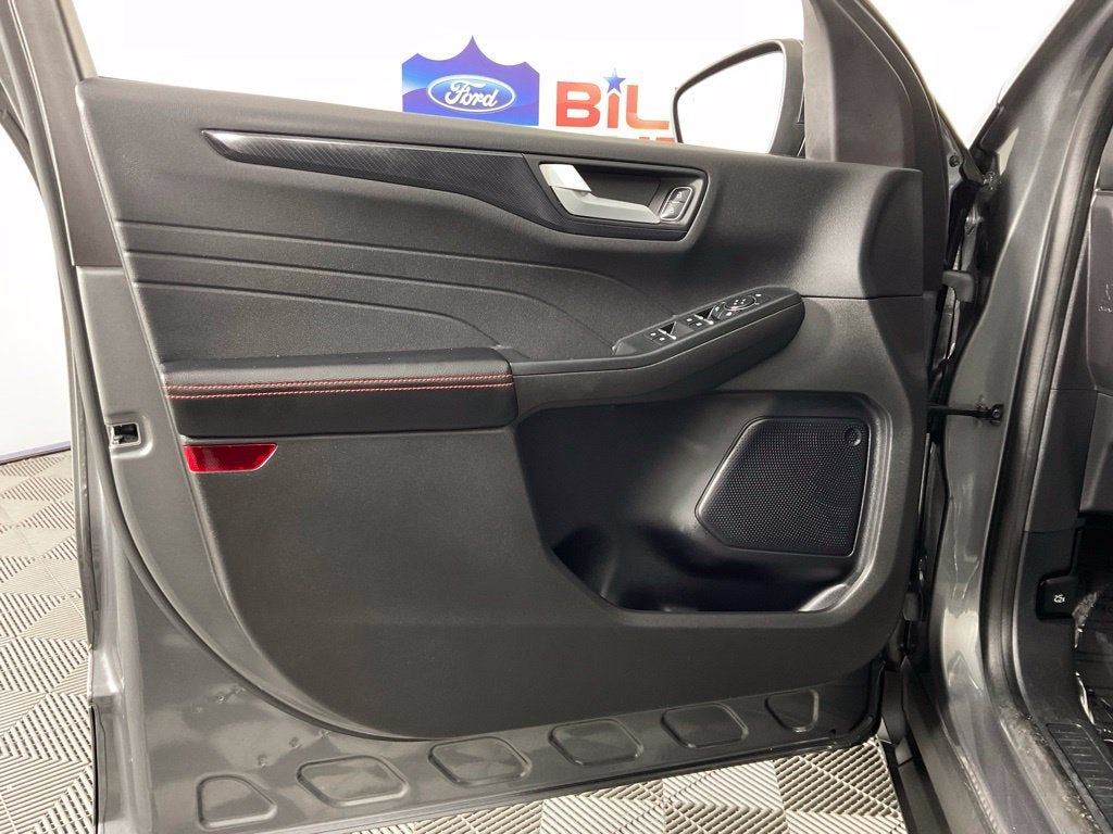 2023 Ford Escape Hybrid ST-Line ***GOLD CERTIFIED***