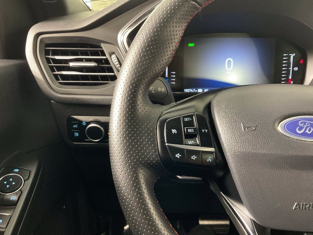 2023 Ford Escape Hybrid ST-Line ***GOLD CERTIFIED***