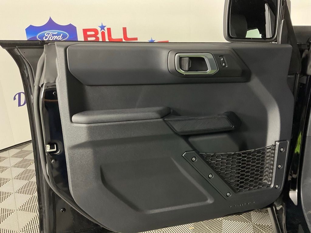 2026 Ford Bronco Big Bend Dark Trail Package