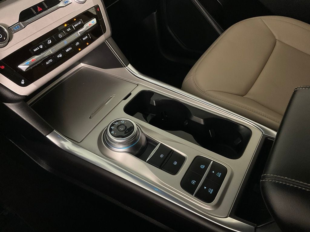 2024 Ford Explorer XLT ***GOLD CERTIFIED***