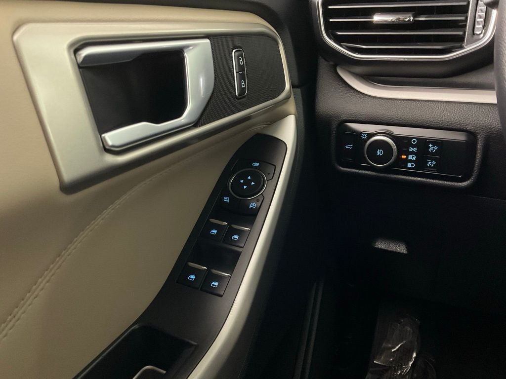 2024 Ford Explorer XLT ***GOLD CERTIFIED***