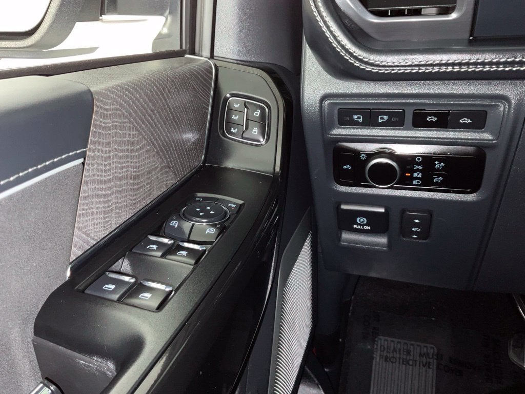 2023 Ford F-150 Lightning Platinum ***GOLD CERTIFIED***