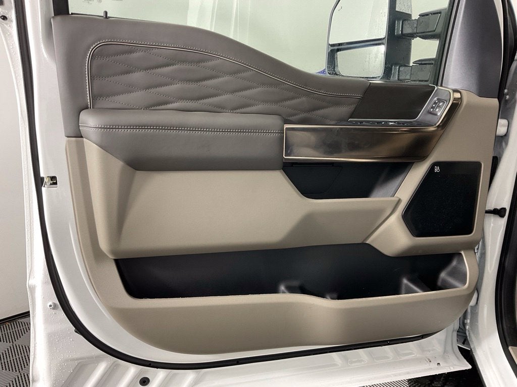 2027 Ford F-250SD Platinum