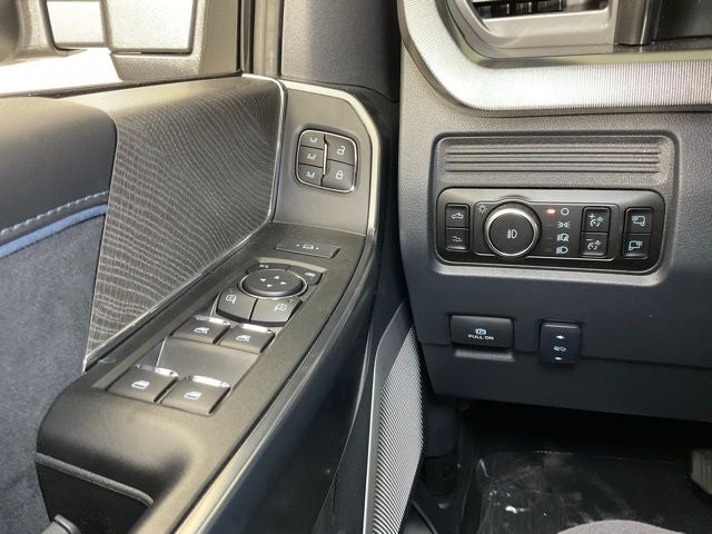 2025 Ford F-350SD Platinum