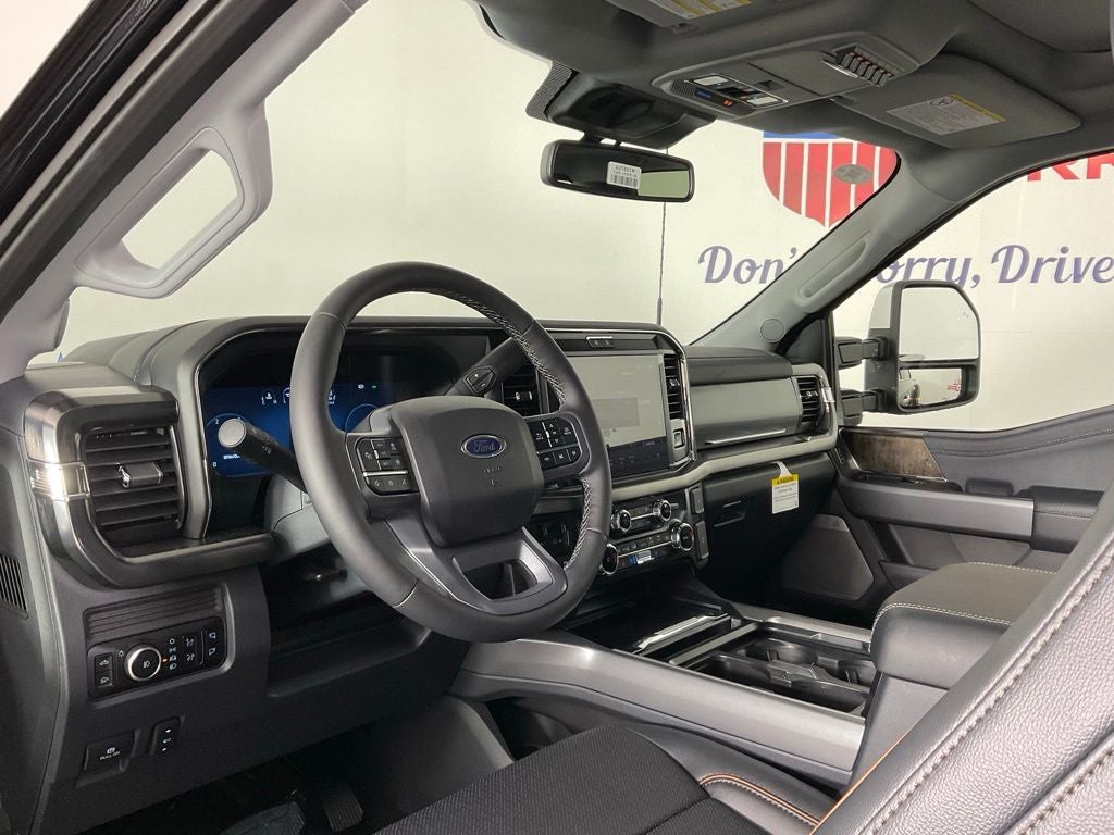 2026 Ford F-350SD Lariat DRW