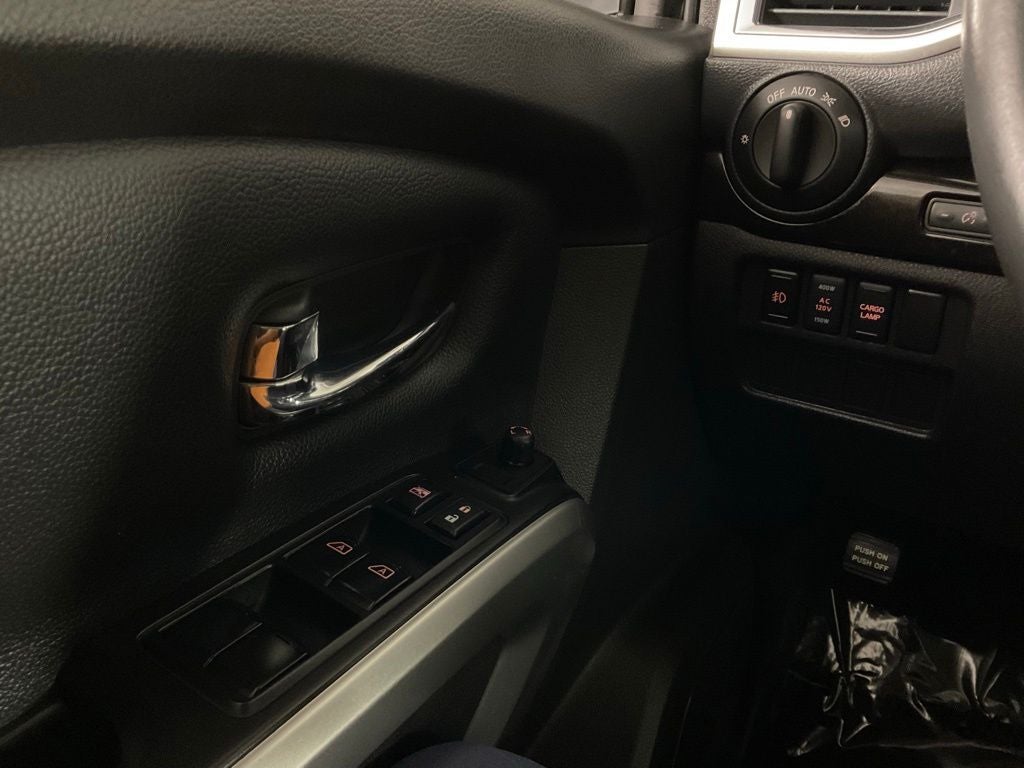 2017 Nissan Titan SV ***BLUE CERTIFIED***
