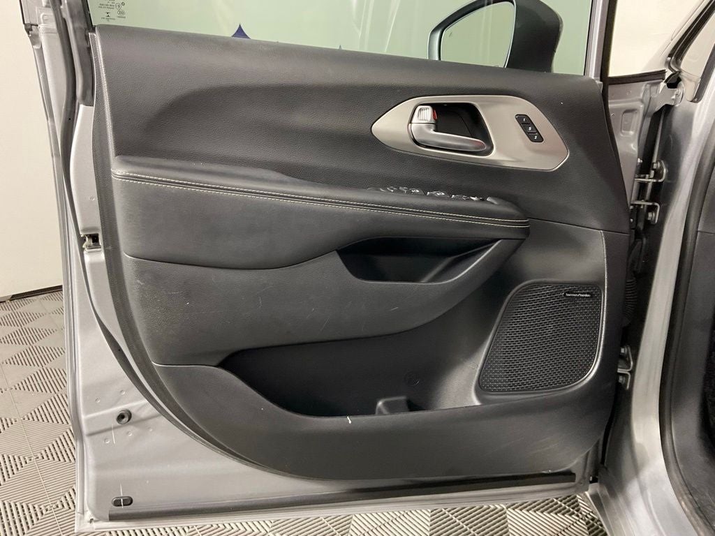 2020 Chrysler Pacifica Limited ***BLUE CERTIFIED***