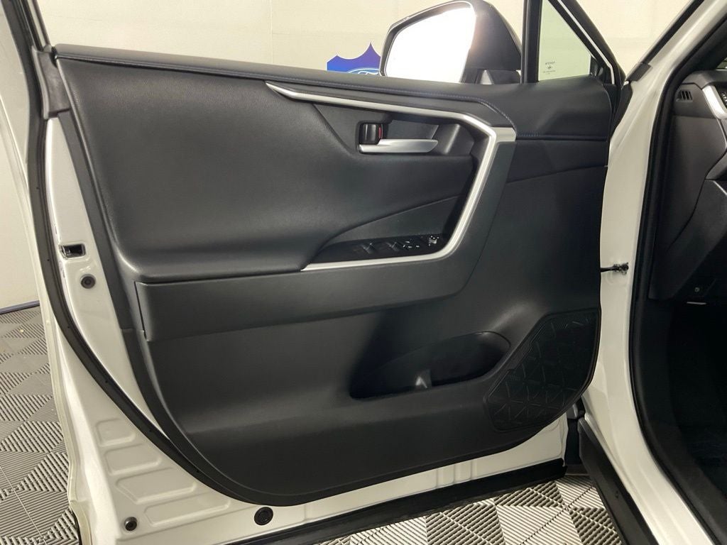 2024 Toyota RAV4 Hybrid XSE ***BLUE CERTIFIED***