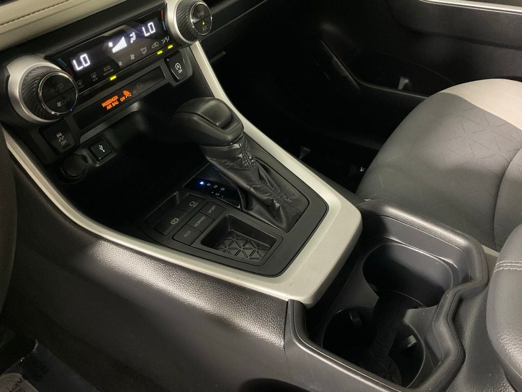 2020 Toyota RAV4 XLE ***BLUE CERTIFIED***