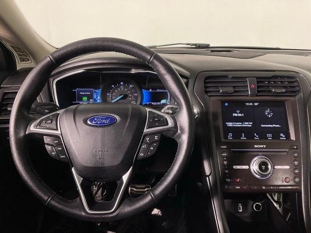 2017 Ford Fusion Hybrid Titanium ***BLUE CERTIFIED***