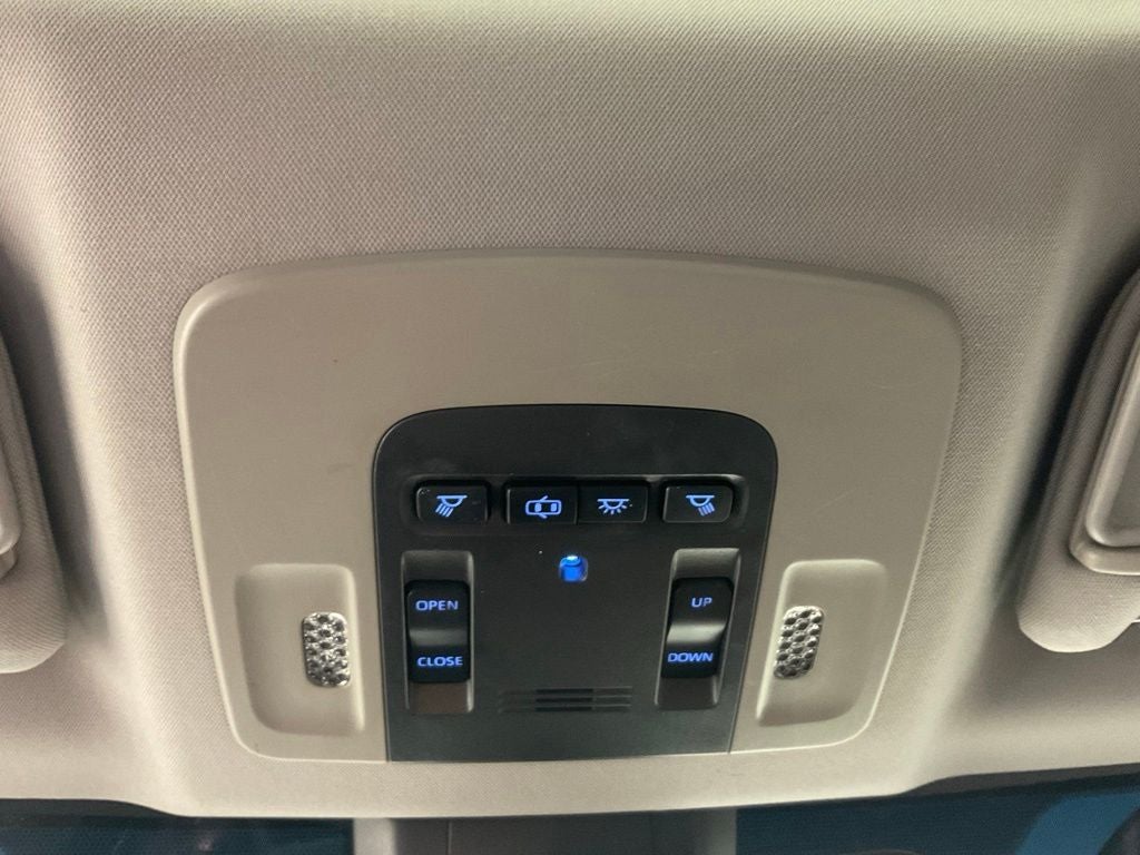 2018 Toyota Camry SE ***BLUE CERTIFIED***