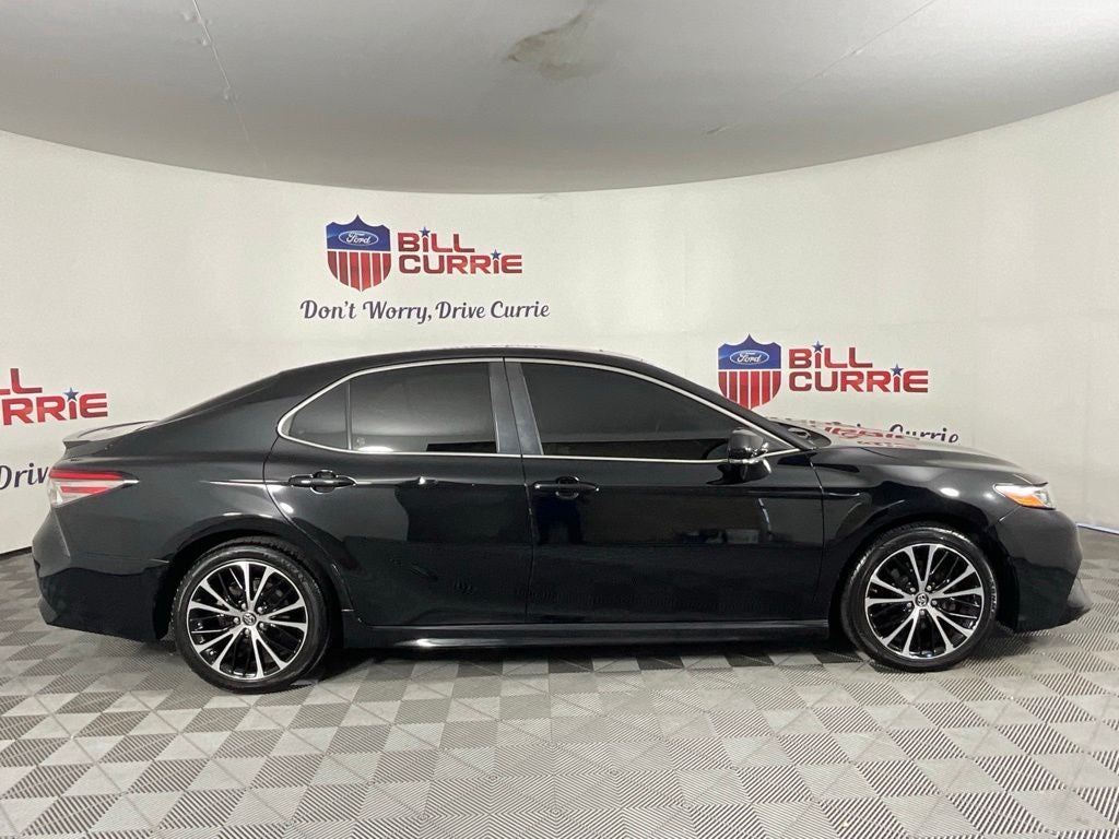 2018 Toyota Camry SE ***BLUE CERTIFIED***