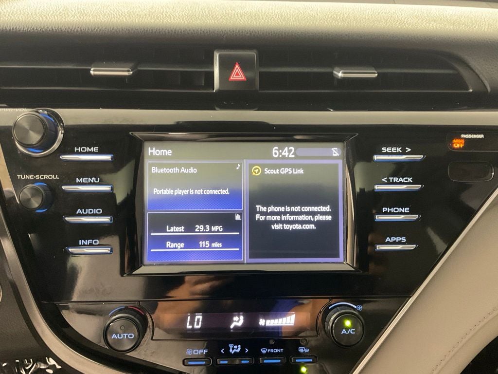 2018 Toyota Camry SE ***BLUE CERTIFIED***