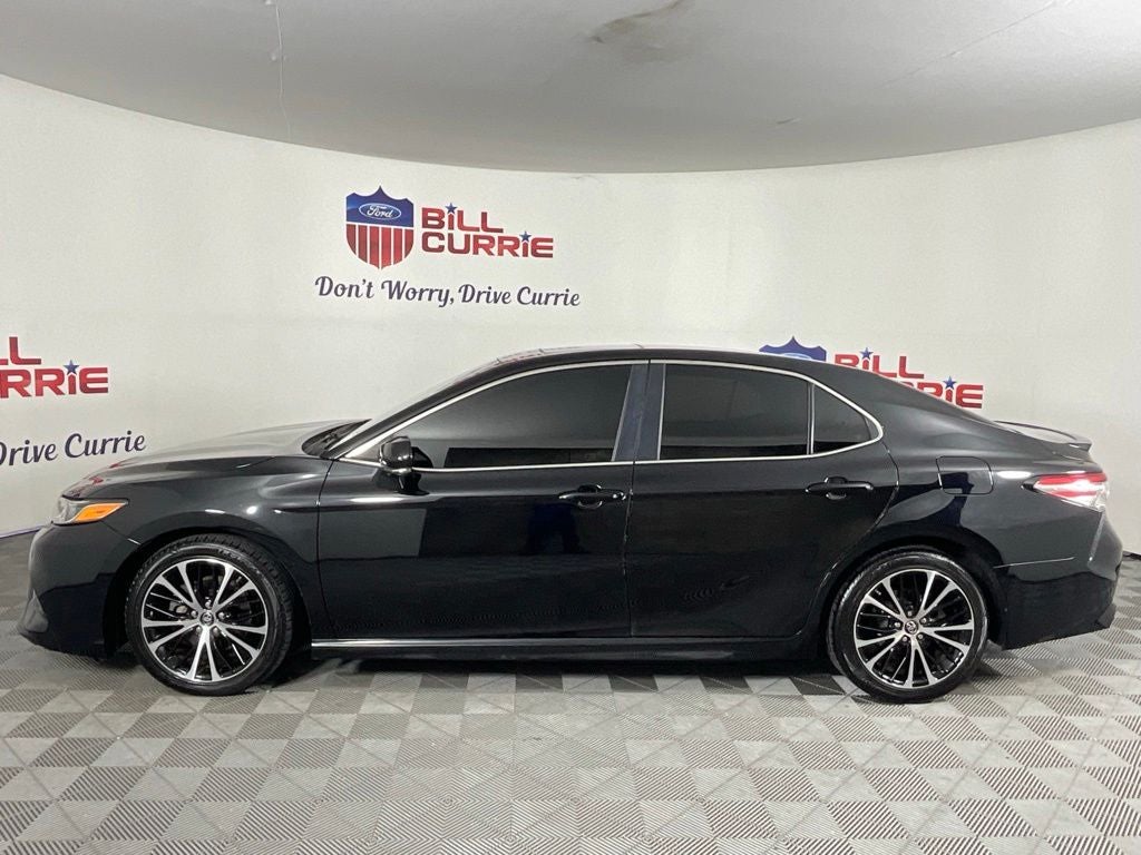 2018 Toyota Camry SE ***BLUE CERTIFIED***