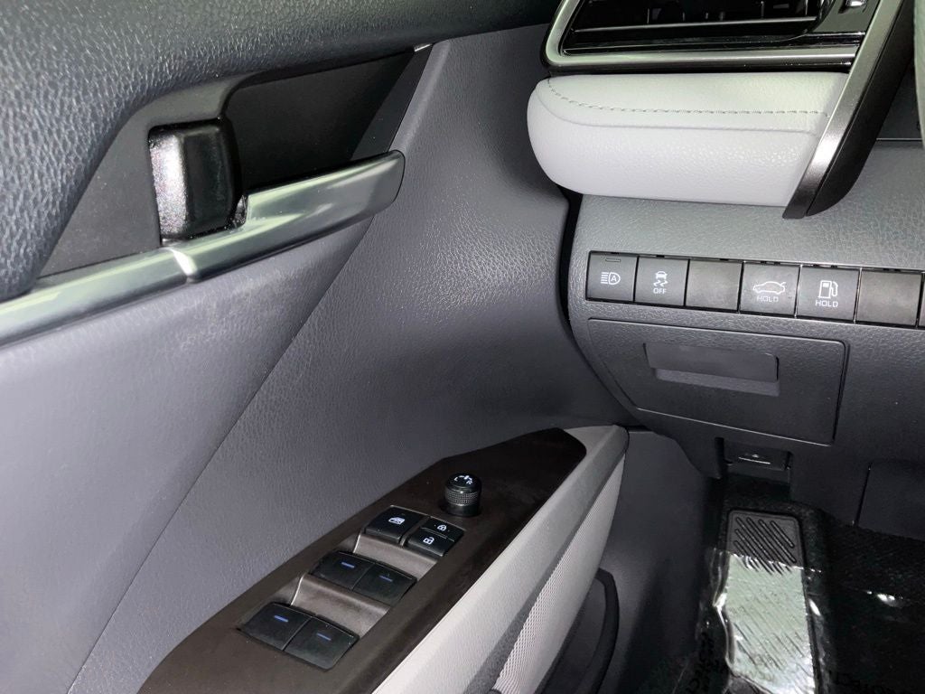 2022 Toyota Camry Hybrid LE ***BLUE CERTIFIED***