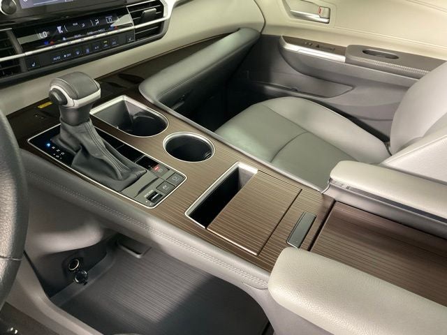 2024 Toyota Sienna XLE ***BLUE CERTIFIED***