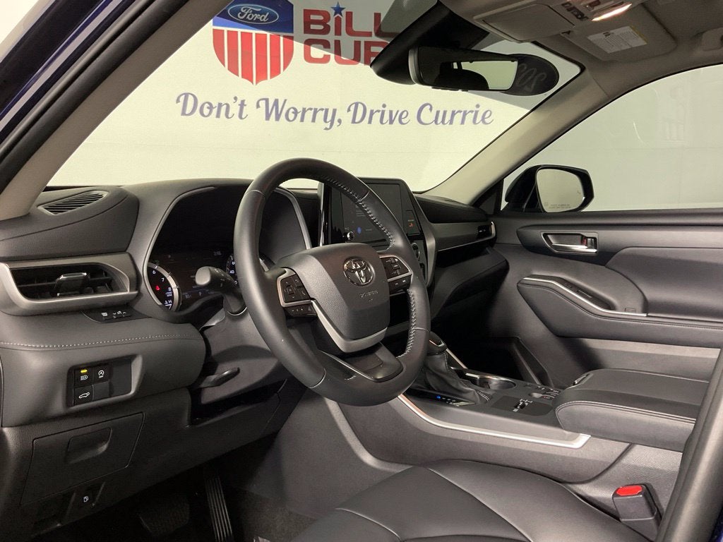 2025 Toyota Highlander XLE ***BLUE CERTIFIED***