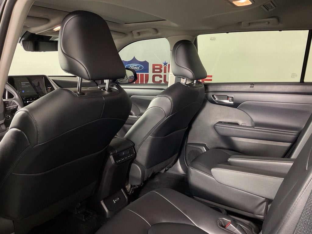 2025 Toyota Highlander XLE ***BLUE CERTIFIED***
