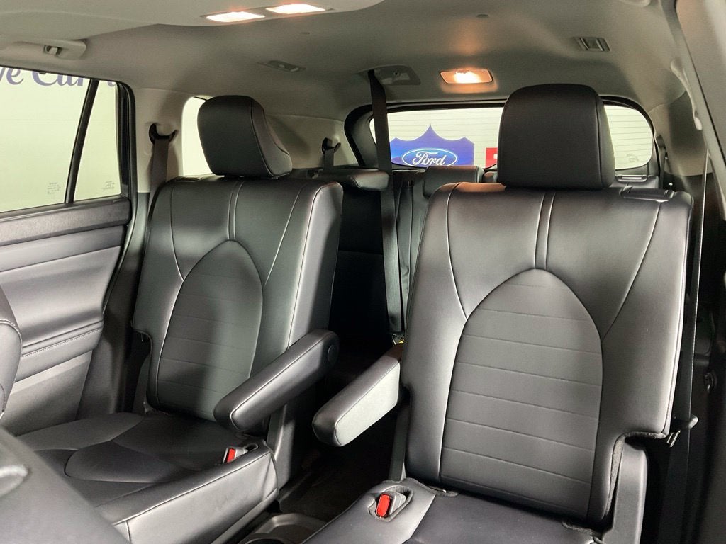 2025 Toyota Highlander XLE ***BLUE CERTIFIED***
