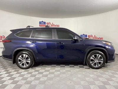2025 Toyota Highlander XLE ***BLUE CERTIFIED***