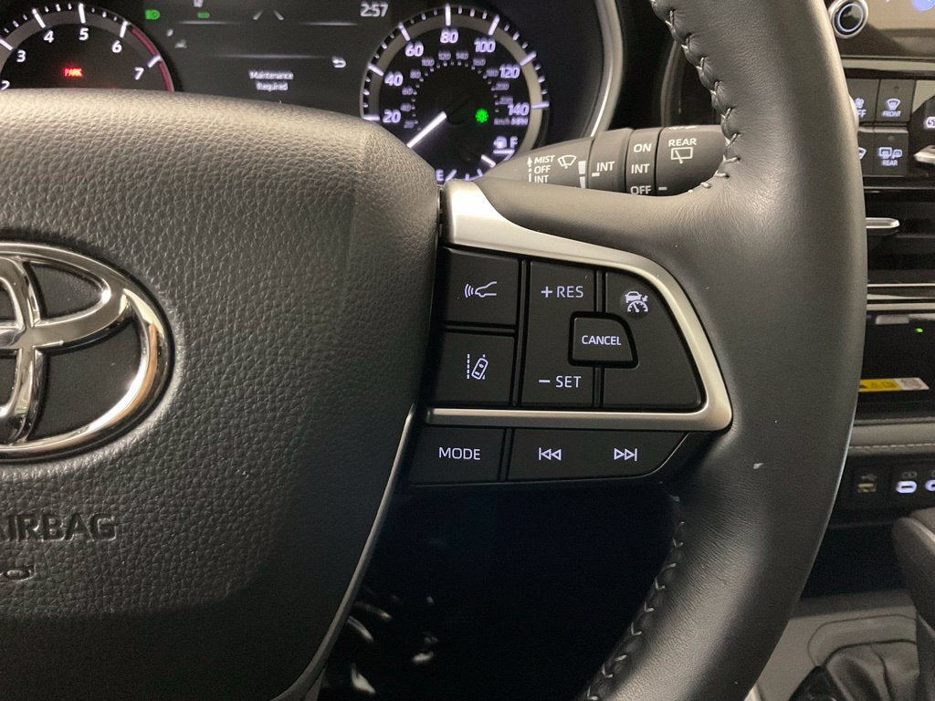 2025 Toyota Highlander XLE ***BLUE CERTIFIED***