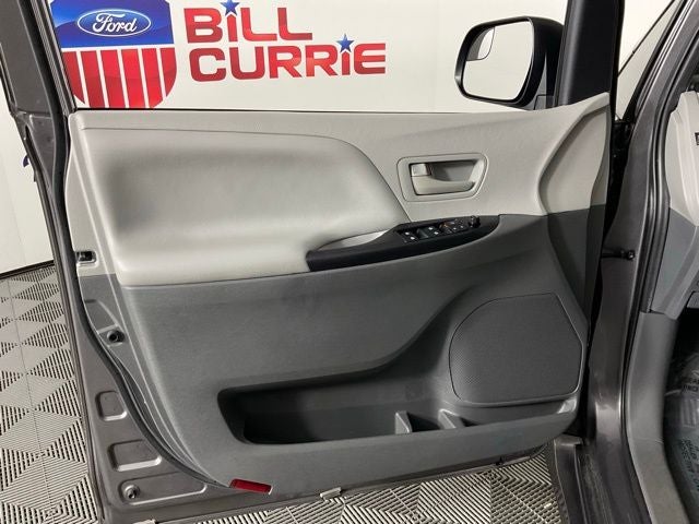 2020 Toyota Sienna L 7 Passenger***BLUE CERTIFIED***