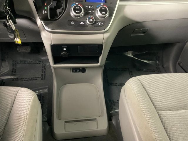 2020 Toyota Sienna L 7 Passenger***BLUE CERTIFIED***