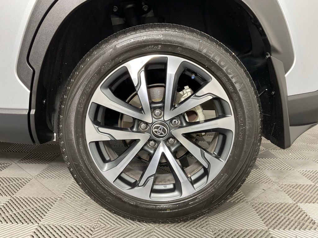 2023 Toyota Corolla Cross XLE ***BLUE CERTIFIED***