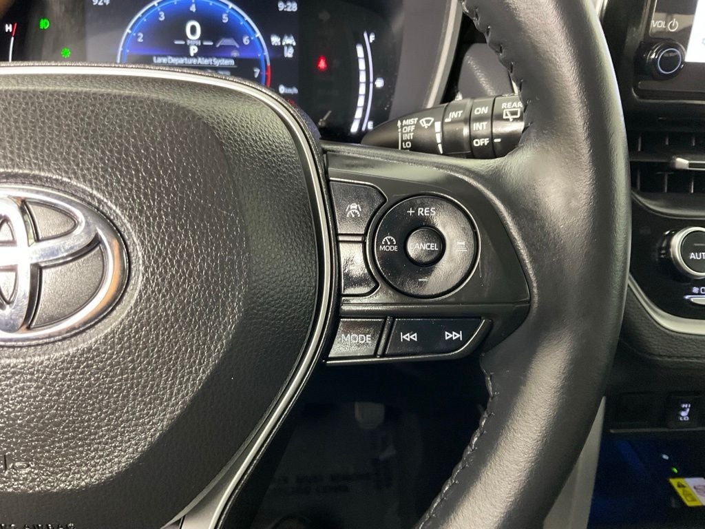 2023 Toyota Corolla Cross XLE ***BLUE CERTIFIED***