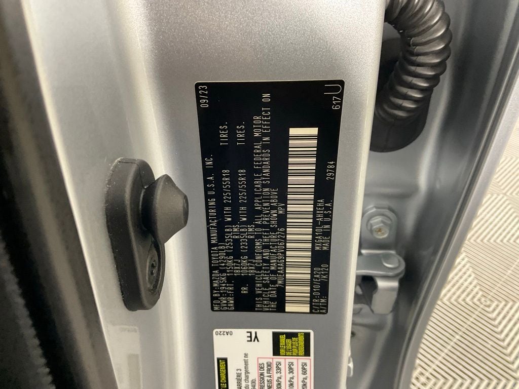 2023 Toyota Corolla Cross XLE ***BLUE CERTIFIED***