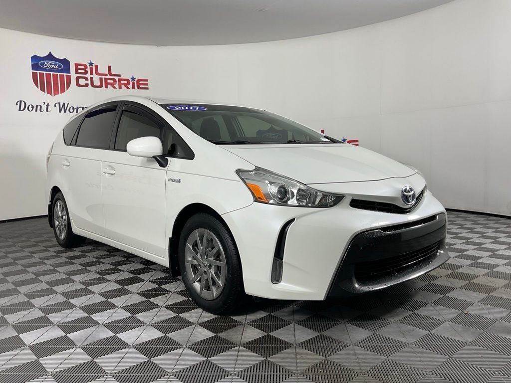 2017 Toyota Prius v Three ***BLUE CERTIFIED***