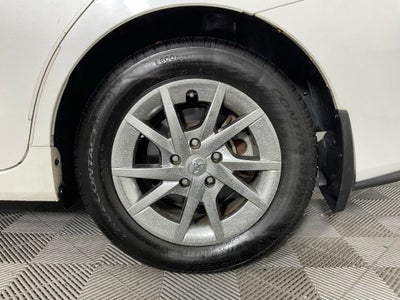 2017 Toyota Prius v Three ***BLUE CERTIFIED***
