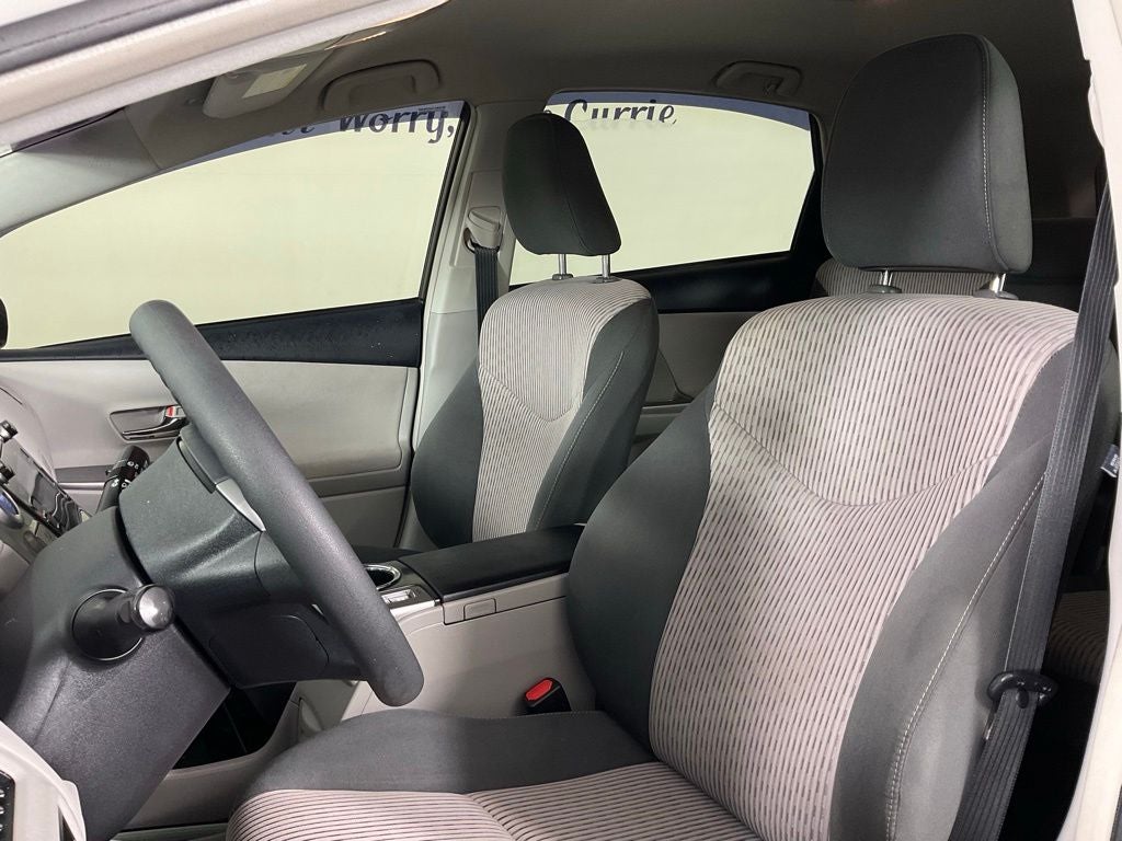 2017 Toyota Prius v Three ***BLUE CERTIFIED***