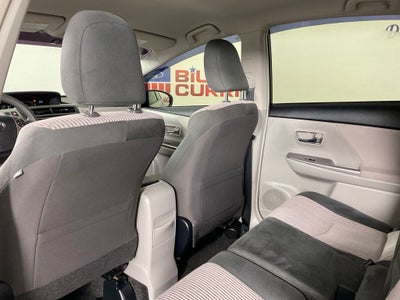 2017 Toyota Prius v Three ***BLUE CERTIFIED***