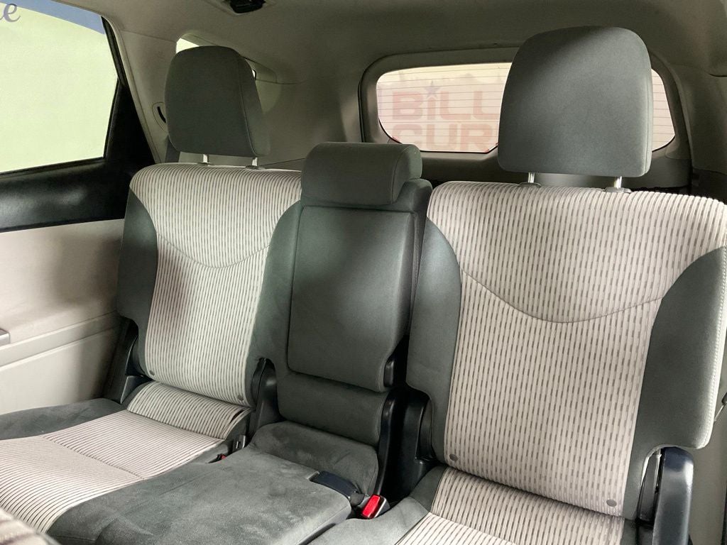 2017 Toyota Prius v Three ***BLUE CERTIFIED***