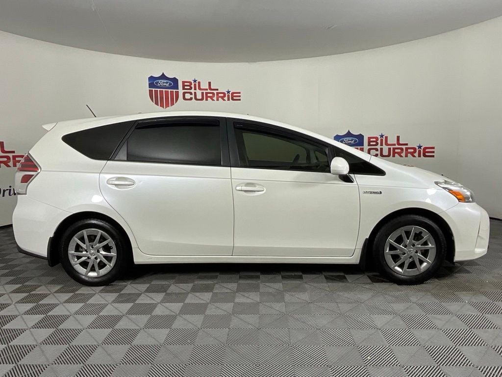 2017 Toyota Prius v Three ***BLUE CERTIFIED***